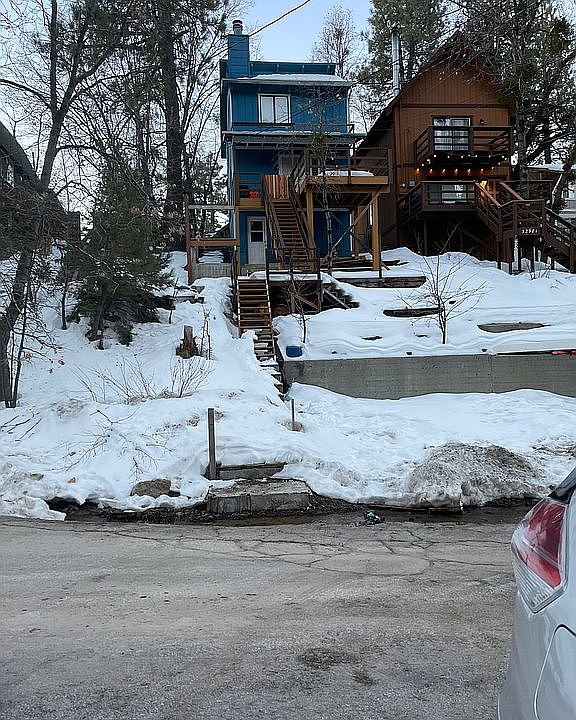 1st image of 32985 Deer Ln