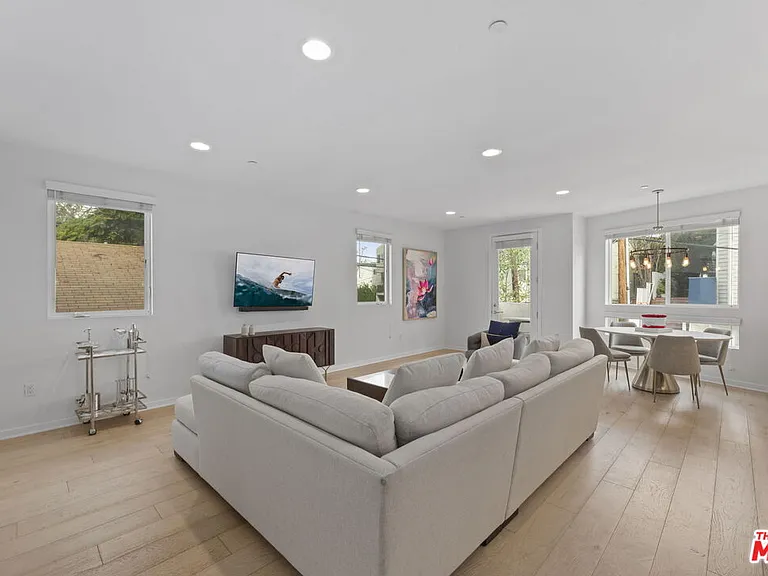 11912 Laurelwood Dr #201 — Photo 2