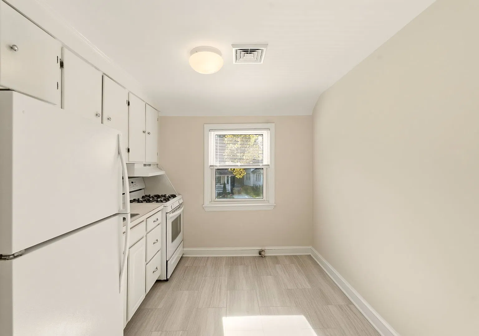 1 Bed | 1 Bath - Manheim Apartments - Oaklyn, NJ - Nice Quiet Neighborhood — Photo 1