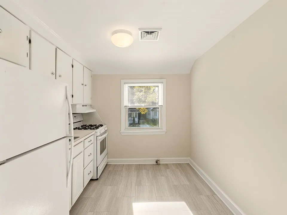 212 Manheim Ave #2A