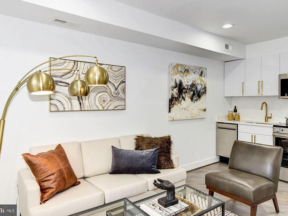 Fully Renovated Bright Living Space - Central AC