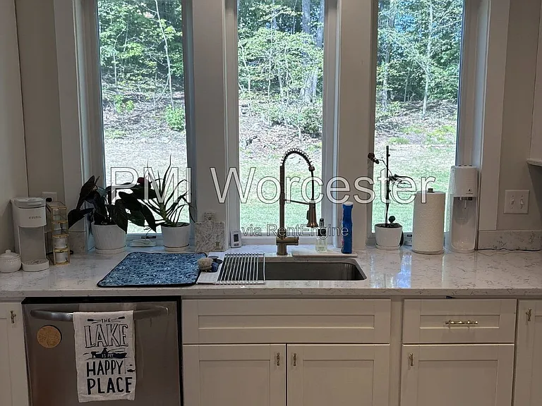 18 Lake Ave — Photo 23