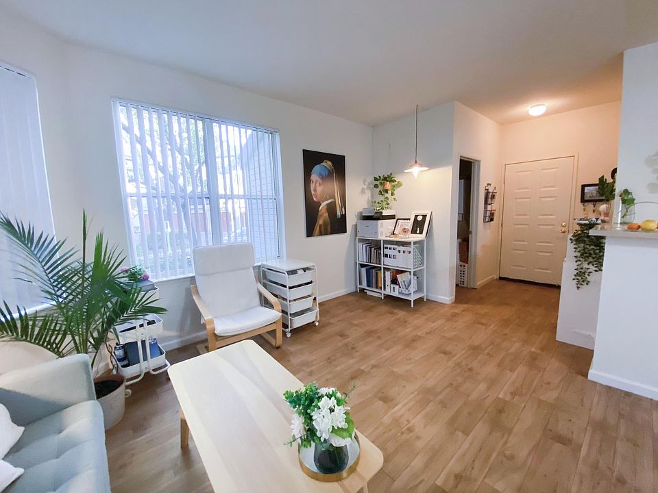 1st image of 1361 Lakeshore Cir #1361