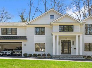 175 Peach Dr, East Hills, NY 11576