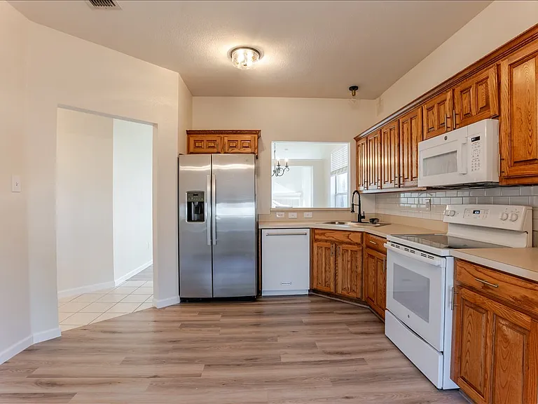 10332 Trevino Ln — Photo 6