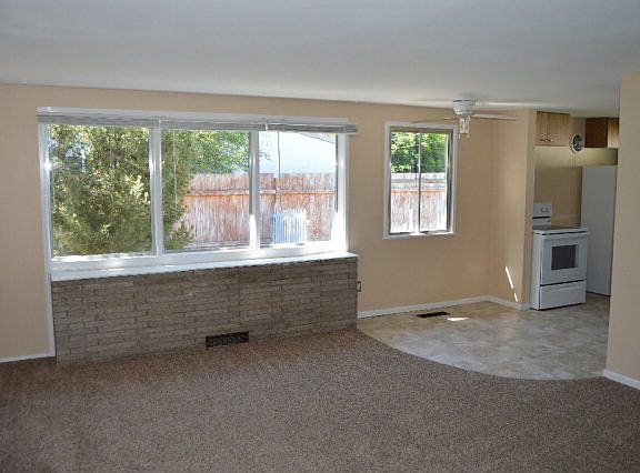 2nd image of 365 Utley Cir