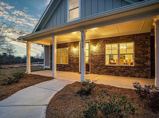 1020 Open Water Dr, Greensboro, GA