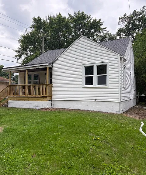 907 Avenue G — Photo 2
