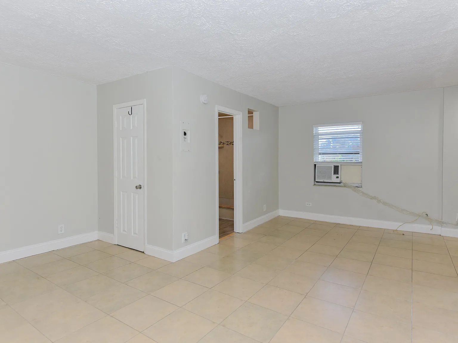 Studio, 1.0 bath, 500 sqft, $1,650 — Photo 2