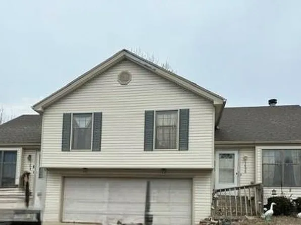 1606 W Spruce St, Olathe, KS 66061