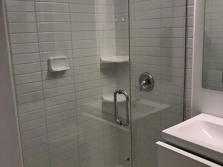 1458 W Blackhawk St #2R — Photo 5