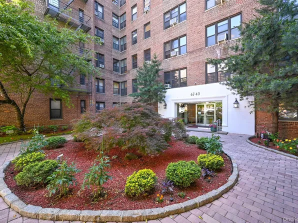 67-40 Yellowstone Boulevard #4M, Forest Hills, NY 11375