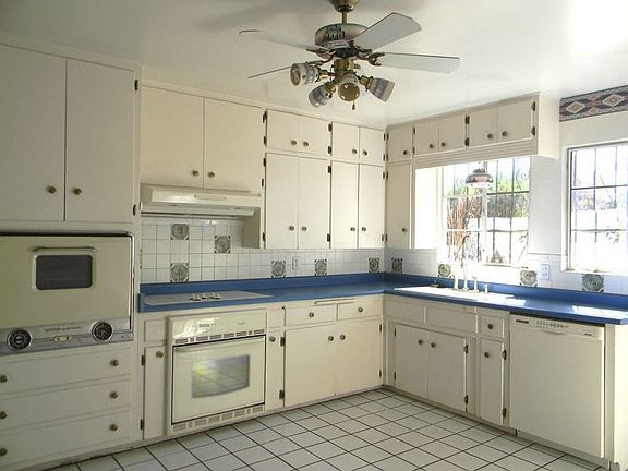 2nd image of 600 Madeira Dr NE