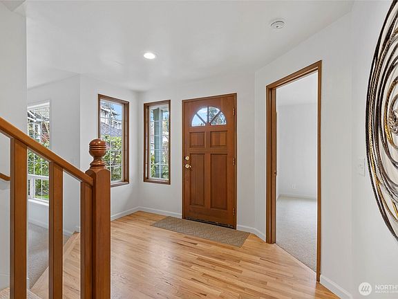 3rd image of 2064 Hoquiam Court NE