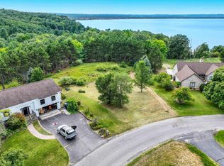 3147 Scenic Hills Dr, Williamsburg, MI