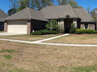 7549 Colonial Dr, Denham Springs, LA 70726