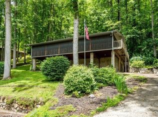 855 Country Club Dr, Canton, NC 28716