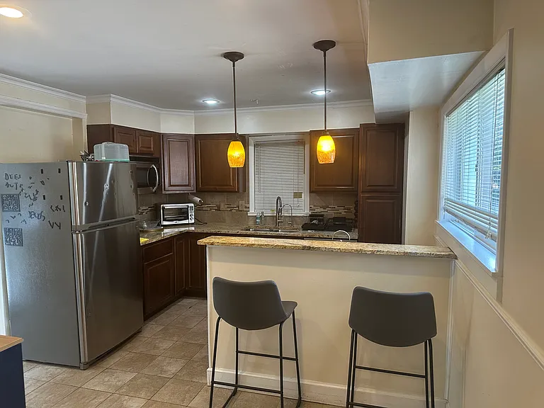 1183 Highland St — Photo 7