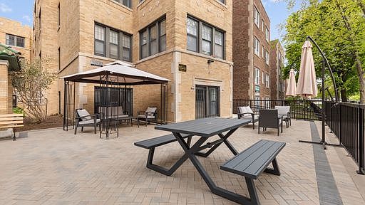 1st image of 7622 N Eastlake Ter APT 3D