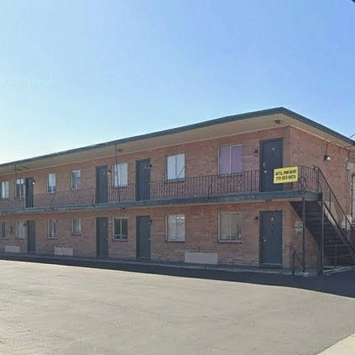 2nd image of 840 N Sierra St