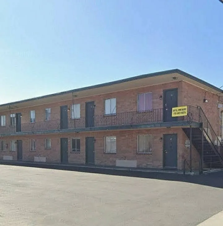 Building Photo - 840 N Sierra St