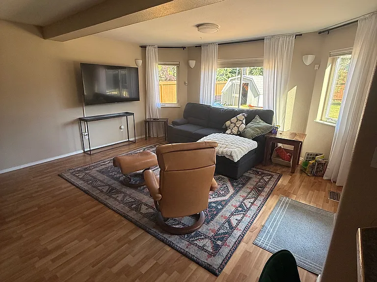 2431 Trisha Ave — Photo 11