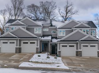 2361 Watertown Way NE, Grand Rapids, MI 49505