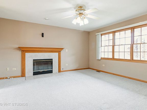 3rd image of 1520 Acacia Ln