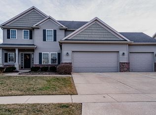 5107 Longfield Rd, Bloomington, IL 61705