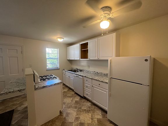 3rd image of 4019 Leesburg Ln APT 22