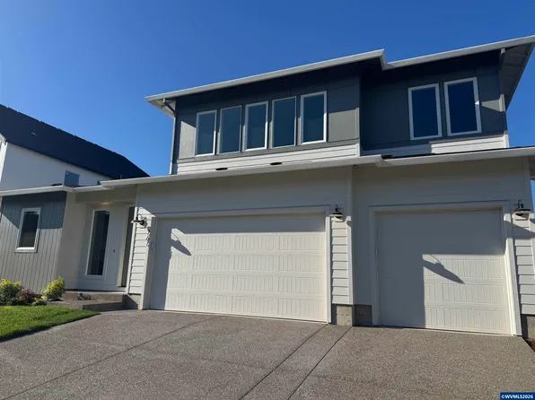 767 Magnolia Ave, Woodburn, OR 97071