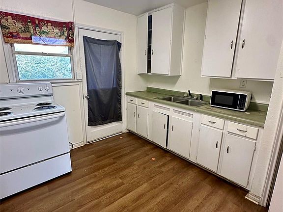 4th image of 308 N Dallas St