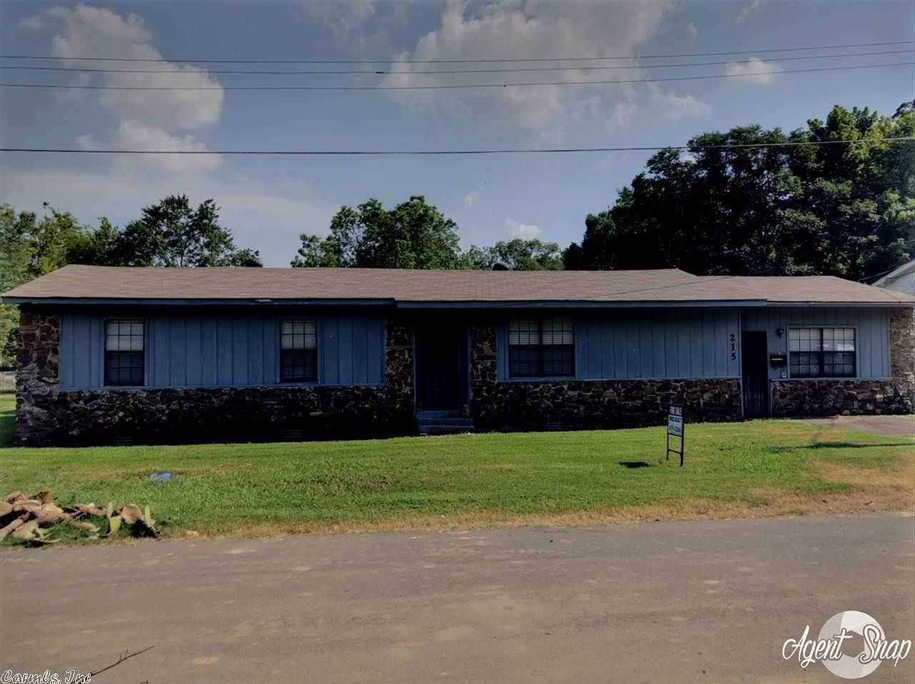 215 E 7th St, Lonoke, AR 72086 Zillow