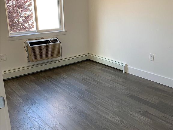 3rd image of 1782 Patterson Ave #2