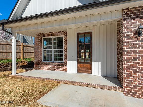 2nd image of 2302 Birch Hollow Ln