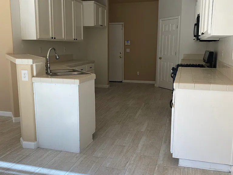 2946 Frigate Bird Dr — Photo 1