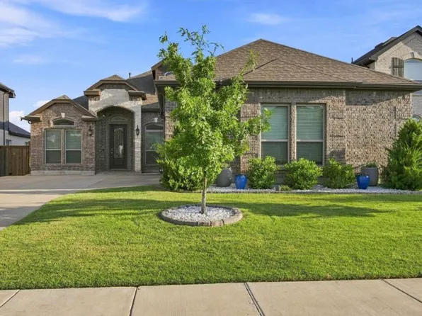 5812 Painswick Dr, Aubrey, TX 76227