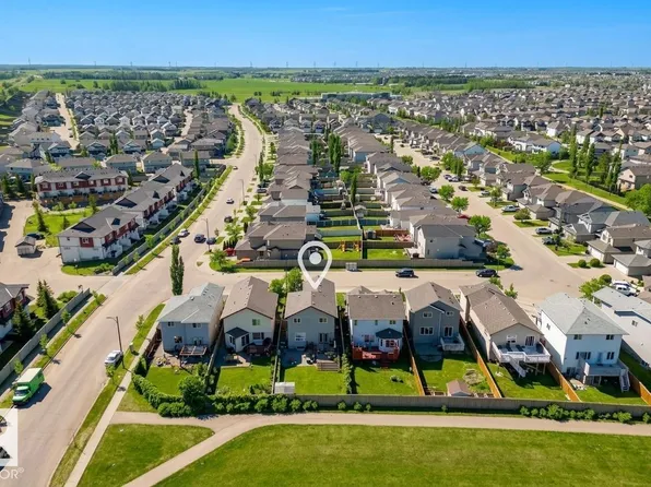 1212 37c Ave NW, Edmonton, AB T6T 0E5