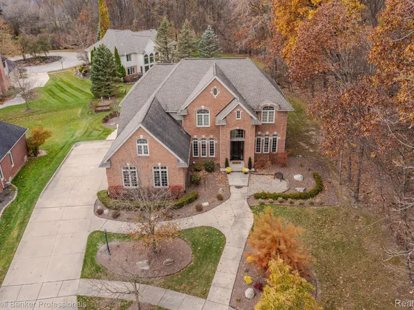 22745 Denby Ct, Novi, MI 48374