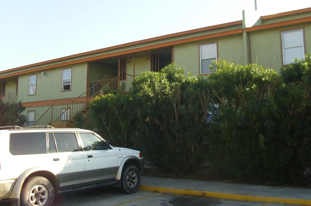 3 bed, 1250 sqft, $1,000 — Photo 4