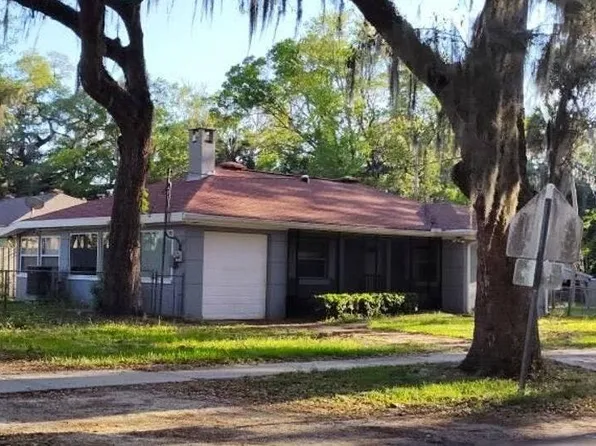 204 NE Crystal St, Crystal River, FL 34428