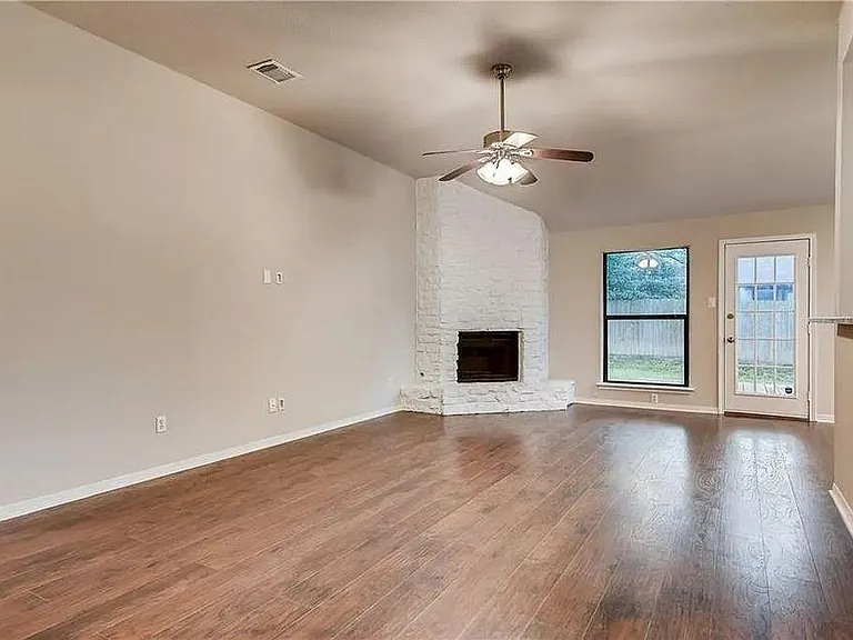 2110 Taylor Simonetti Ave — Photo 4
