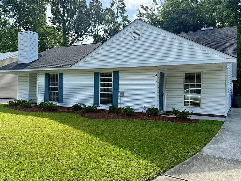 811 Varsity Dr — Photo 6