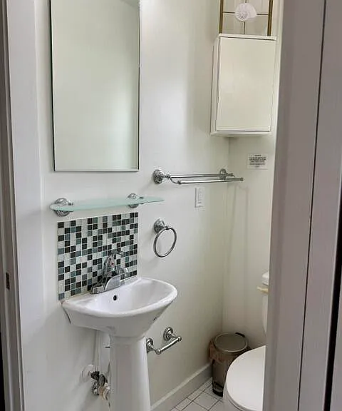717 2nd Ave S #8 — Photo 3