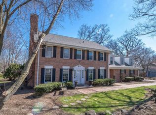 3660 Mary Cliff Ln, Brookfield, WI 53005