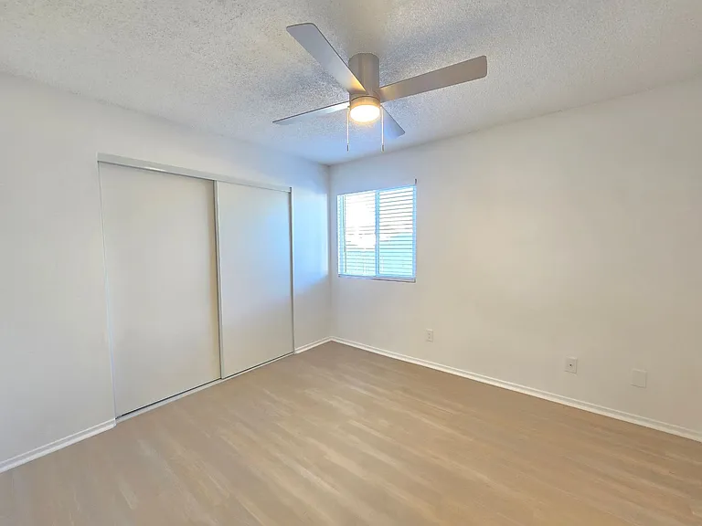 8249 Catalpa Ave — Photo 11