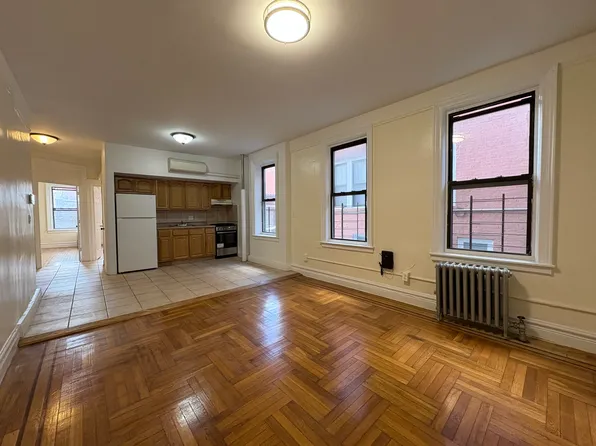 1727 Seddon Street image 1 of 6