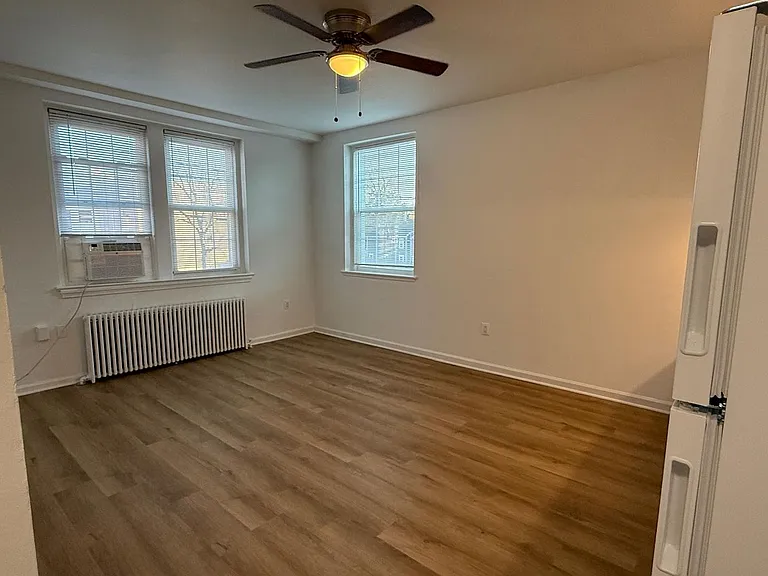 2060 N Vermont Street — Photo 7