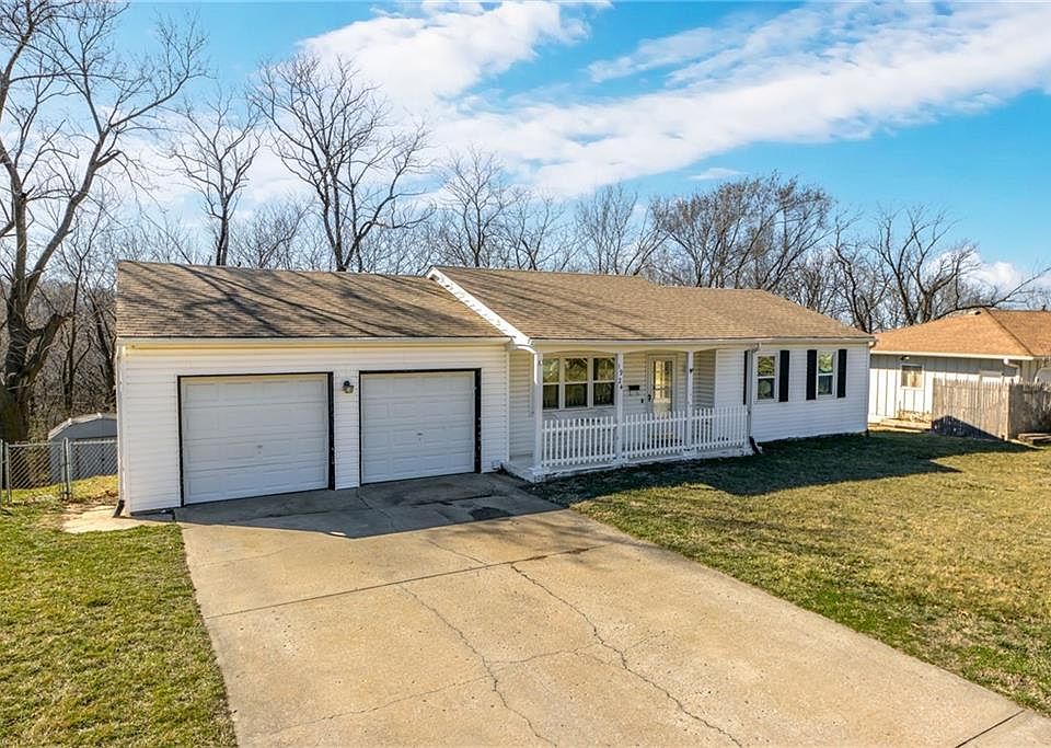 1924 S 32nd St, Kansas City, KS 66106 | Zillow