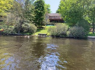 109 Pt Breeze Dr, West Milford Twp., NJ 07421